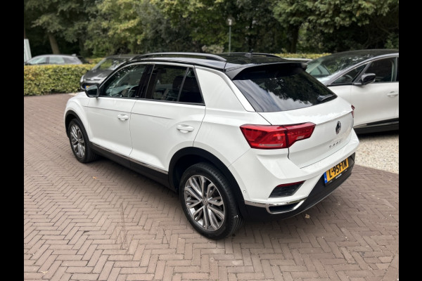 Volkswagen T-Roc 1.5 TSI 150pk Automaat Navi, ACC, 18" LMV, Trekhaak afn.