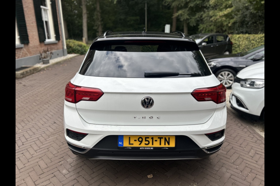 Volkswagen T-Roc 1.5 TSI 150pk Automaat Navi, ACC, 18" LMV, Trekhaak afn.