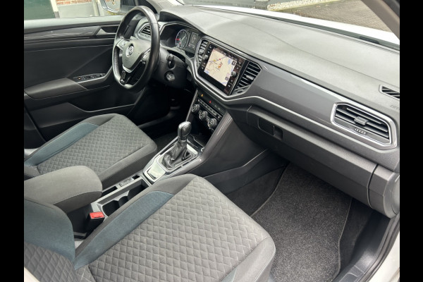 Volkswagen T-Roc 1.5 TSI 150pk Automaat Navi, ACC, 18" LMV, Trekhaak afn.