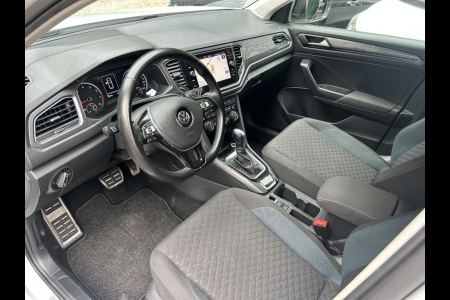Volkswagen T-Roc 1.5 TSI 150pk Automaat Navi, ACC, 18" LMV, Trekhaak afn.