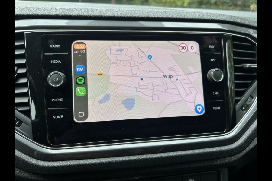 Volkswagen T-Roc 1.5 TSI 150pk Automaat Navi, ACC, 18" LMV, Trekhaak afn.