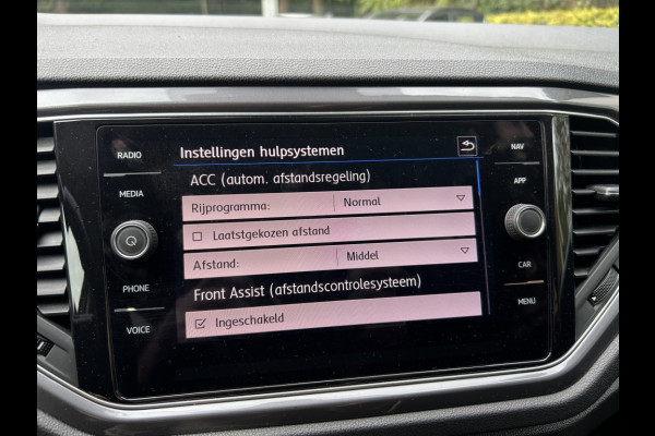 Volkswagen T-Roc 1.5 TSI 150pk Automaat Navi, ACC, 18" LMV, Trekhaak afn.
