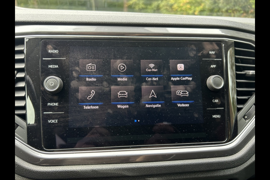 Volkswagen T-Roc 1.5 TSI 150pk Automaat Navi, ACC, 18" LMV, Trekhaak afn.