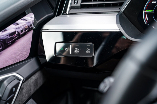 Audi e-tron Sportback 55 quattro S edition 95 kWh |Virtual Mirrors | Head up | Panorama | 360 cam | Trekhaak | Assistentiepakket |