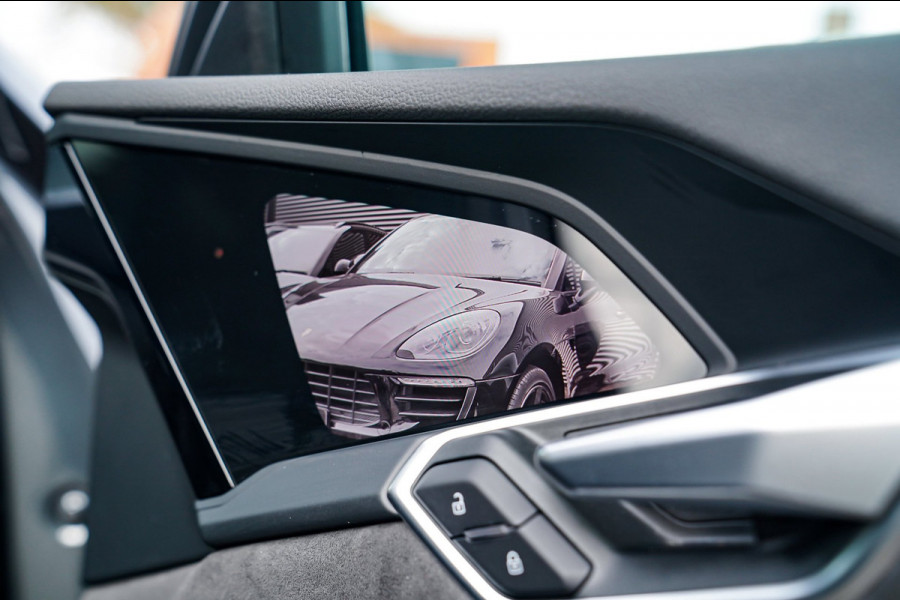 Audi e-tron Sportback 55 quattro S edition 95 kWh |Virtual Mirrors | Head up | Panorama | 360 cam | Trekhaak | Assistentiepakket |