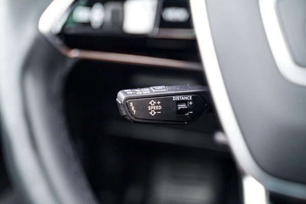 Audi e-tron Sportback 55 quattro S edition 95 kWh |Virtual Mirrors | Head up | Panorama | 360 cam | Trekhaak | Assistentiepakket |