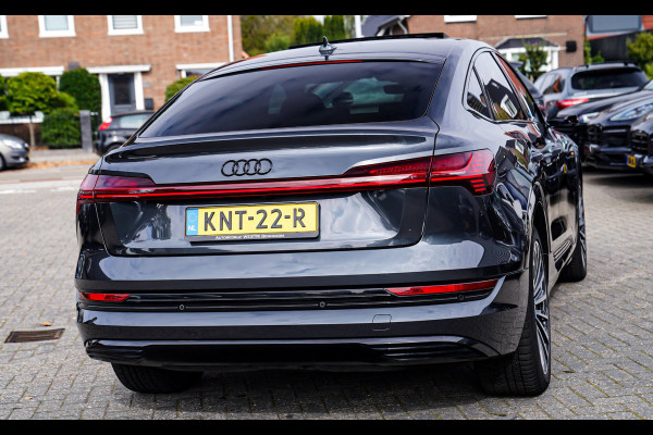 Audi e-tron Sportback 55 quattro S edition 95 kWh |Virtual Mirrors | Head up | Panorama | 360 cam | Trekhaak | Assistentiepakket |