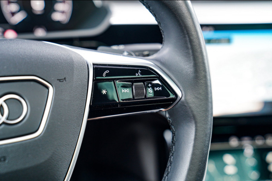 Audi e-tron Sportback 55 quattro S edition 95 kWh |Virtual Mirrors | Head up | Panorama | 360 cam | Trekhaak | Assistentiepakket |