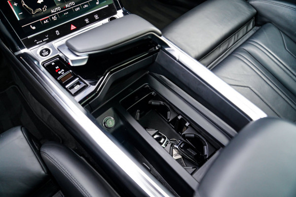 Audi e-tron Sportback 55 quattro S edition 95 kWh |Virtual Mirrors | Head up | Panorama | 360 cam | Trekhaak | Assistentiepakket |