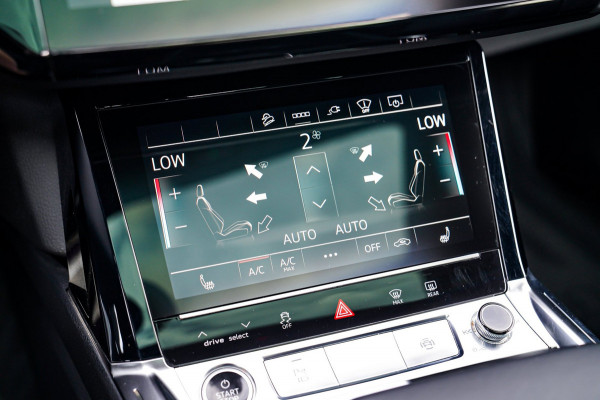 Audi e-tron Sportback 55 quattro S edition 95 kWh |Virtual Mirrors | Head up | Panorama | 360 cam | Trekhaak | Assistentiepakket |