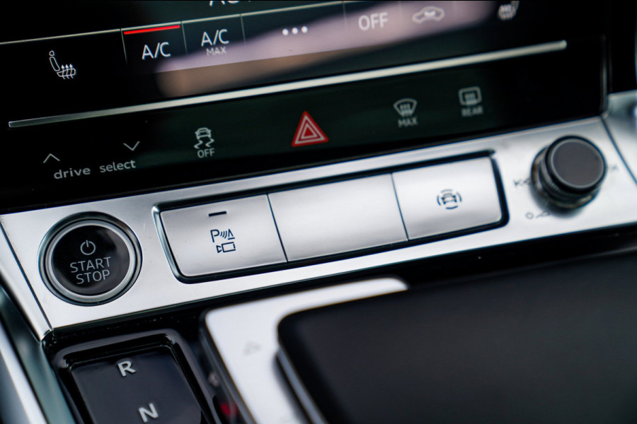 Audi e-tron Sportback 55 quattro S edition 95 kWh |Virtual Mirrors | Head up | Panorama | 360 cam | Trekhaak | Assistentiepakket |