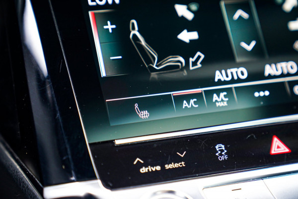 Audi e-tron Sportback 55 quattro S edition 95 kWh |Virtual Mirrors | Head up | Panorama | 360 cam | Trekhaak | Assistentiepakket |