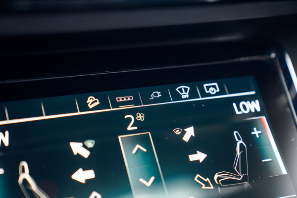 Audi e-tron Sportback 55 quattro S edition 95 kWh |Virtual Mirrors | Head up | Panorama | 360 cam | Trekhaak | Assistentiepakket |