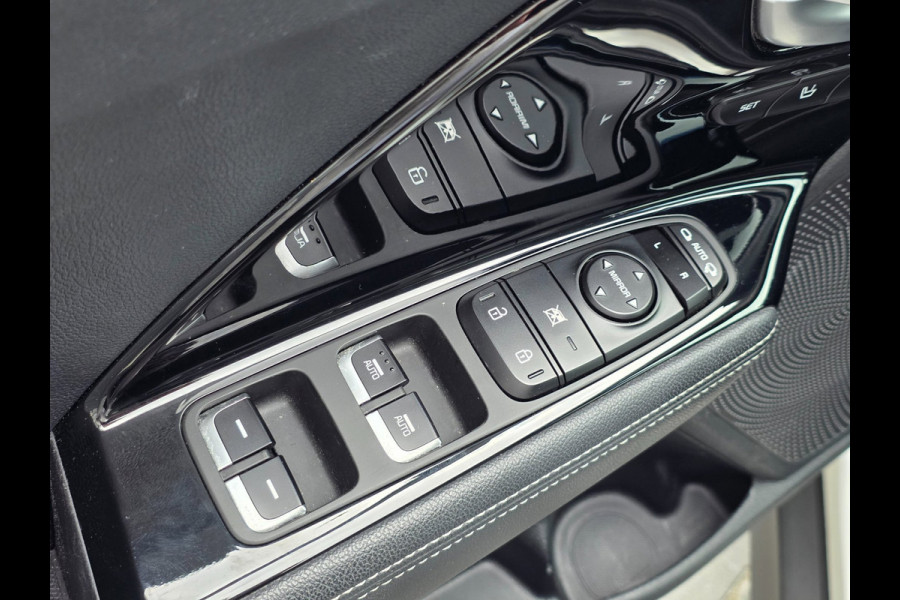 Kia e-Niro ExecutiveLine 64 kWh | 100% SOH | LEDER | CAMERA | JBL | STOELVERWARMING/VENTILATIE |