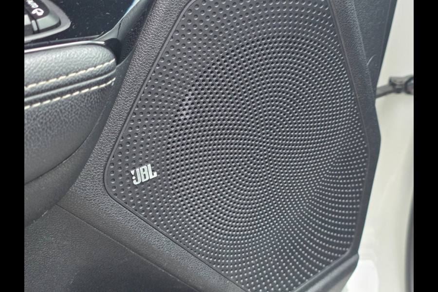 Kia e-Niro ExecutiveLine 64 kWh | 100% SOH | LEDER | CAMERA | JBL | STOELVERWARMING/VENTILATIE |