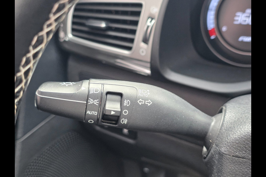 Kia e-Niro ExecutiveLine 64 kWh | 100% SOH | LEDER | CAMERA | JBL | STOELVERWARMING/VENTILATIE |