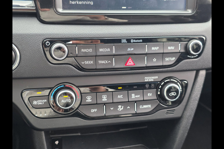 Kia e-Niro ExecutiveLine 64 kWh | 100% SOH | LEDER | CAMERA | JBL | STOELVERWARMING/VENTILATIE |