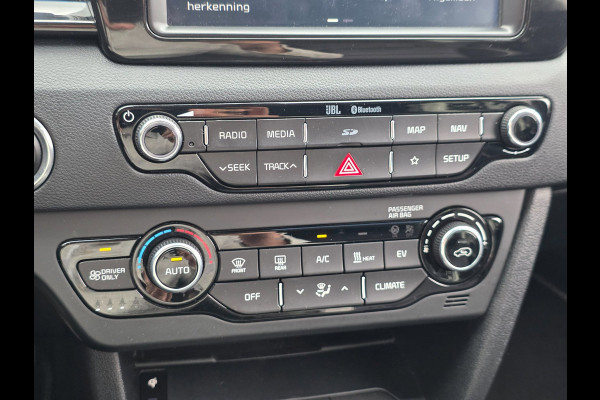 Kia e-Niro ExecutiveLine 64 kWh | 100% SOH | LEDER | CAMERA | JBL | STOELVERWARMING/VENTILATIE |