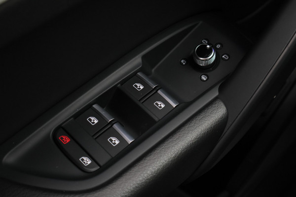 Audi Q5 50 TFSI e S edition Virtual Cockpit, ACC, Camera, Apple Carplay, Keyless, Trekhaak, 22"