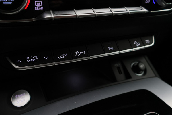 Audi Q5 50 TFSI e S edition Virtual Cockpit, ACC, Camera, Apple Carplay, Keyless, Trekhaak, 22"
