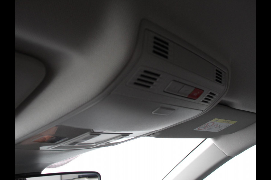 Volkswagen Taigo 1.0 TSI 110pk DSG Life Plus Navigatie Apple Carplay/Android Auto Digitale Cockpit Adaptieve Cruise Control Dab Verwarmde stoelen