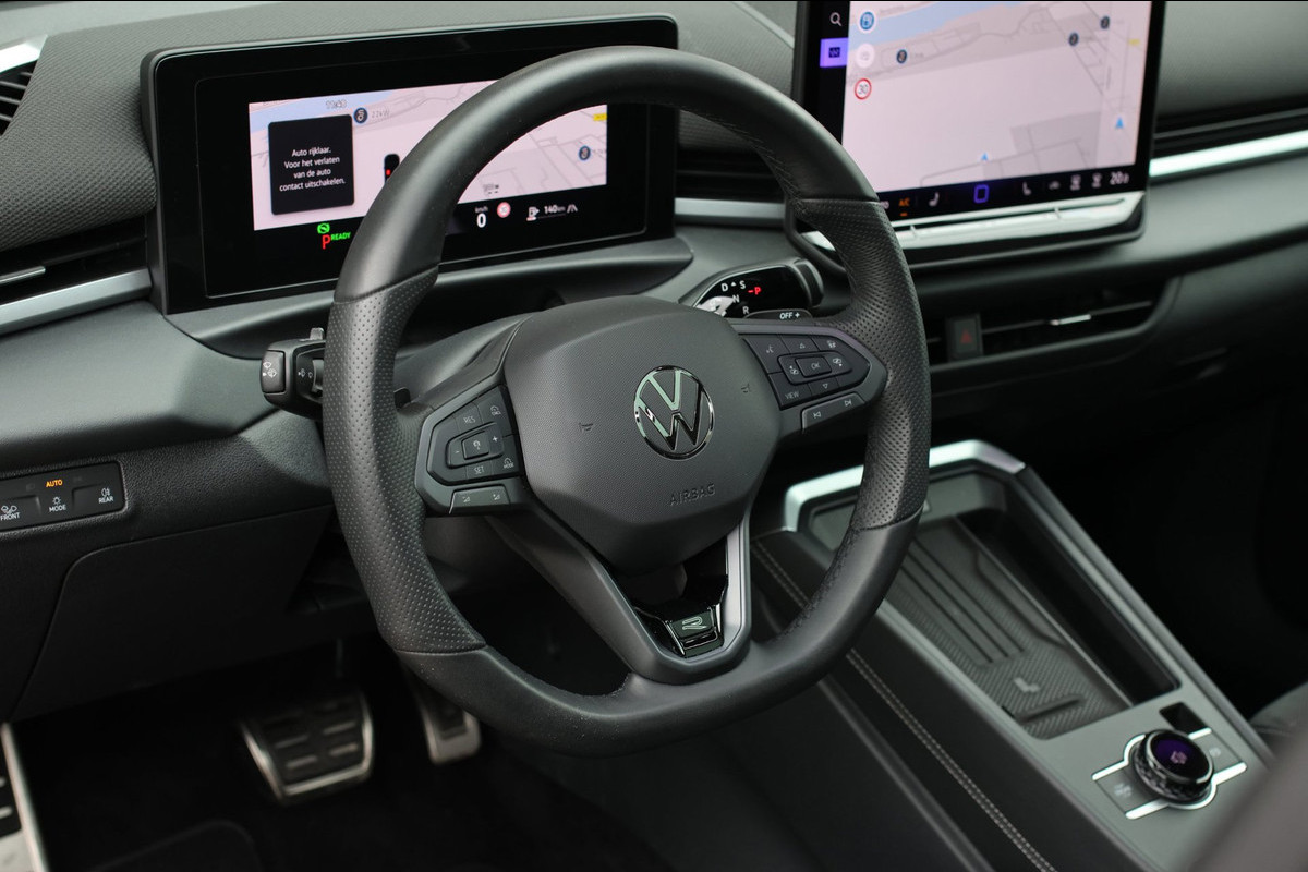 Volkswagen T-Roc 1.5 eTsi R-Line *Pano*H/K*Head-Up*360 Camera*Trekhaak*
