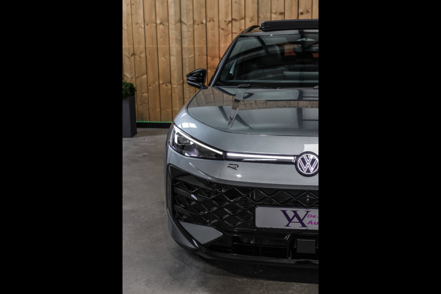 Volkswagen T-Roc 1.5 eTsi R-Line *Pano*H/K*Head-Up*360 Camera*Trekhaak*