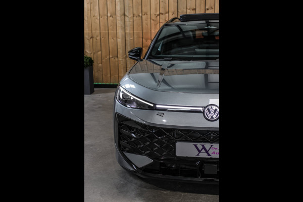 Volkswagen T-Roc 1.5 eTsi R-Line *Pano*H/K*Head-Up*360 Camera*Trekhaak*