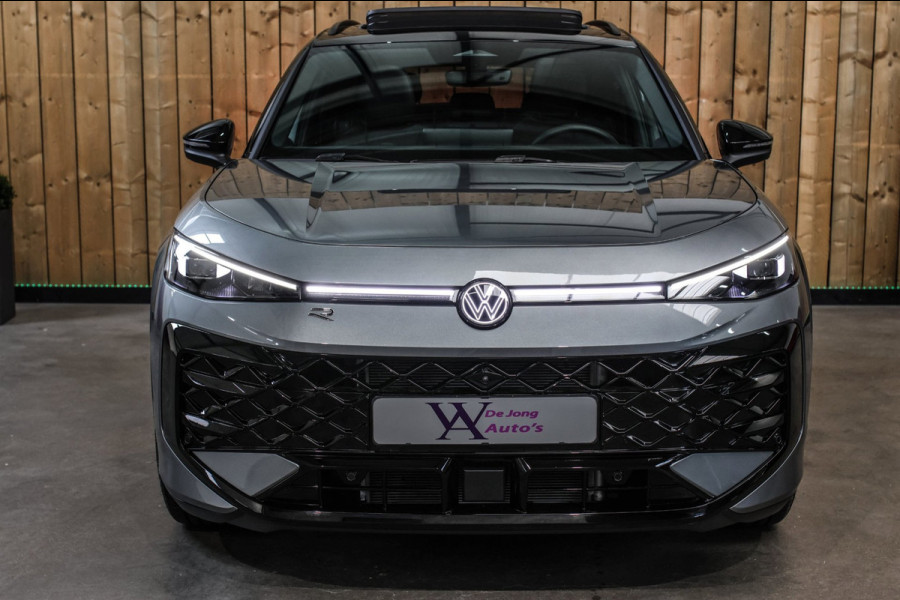 Volkswagen T-Roc 1.5 eTsi R-Line *Pano*H/K*Head-Up*360 Camera*Trekhaak*