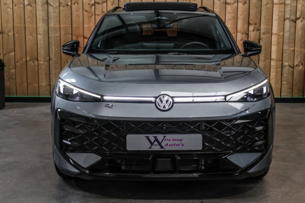 Volkswagen T-Roc 1.5 eTsi R-Line *Pano*H/K*Head-Up*360 Camera*Trekhaak*