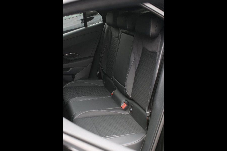 Volkswagen T-Roc 1.5 eTsi R-Line *Pano*H/K*Head-Up*360 Camera*Trekhaak*