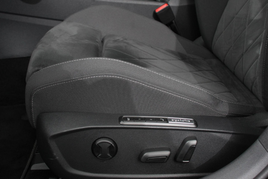 Volkswagen Golf Variant 1.5 eTSI 150pk DSG Style Navigatie Wireless App Connect / Apple Carplay / Android Auto Climate Control Virtual Cockpit Adaptieve Cruise Control Led