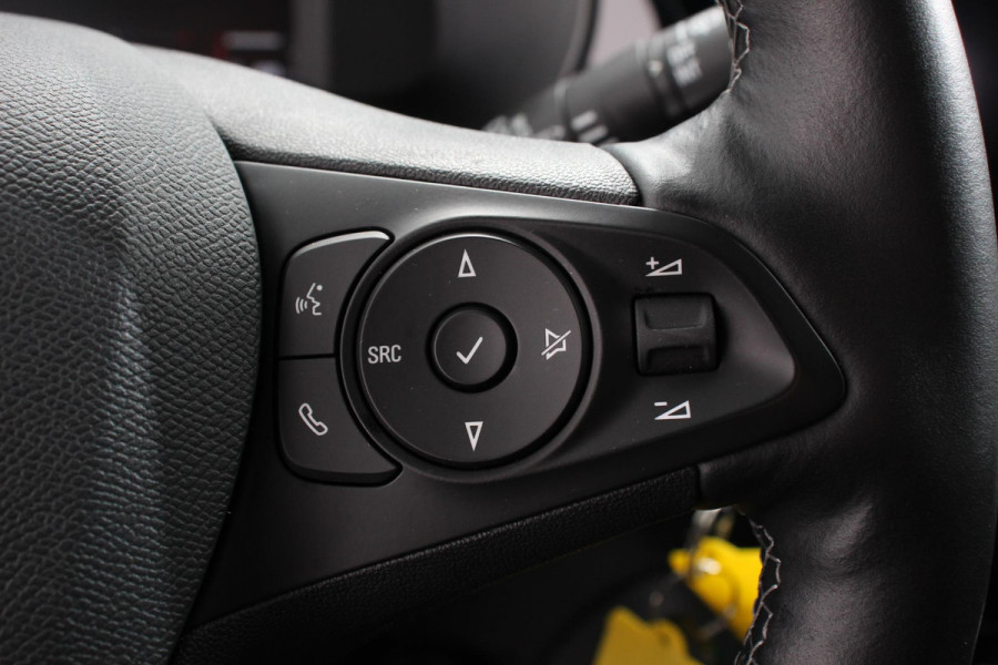 Opel Corsa 1.2 100pk GS Line Navigatie Appel Carplay/Android Auto Airco Camera Parkeer sensoren Extra Getint Glas Stuurwiel Bediening