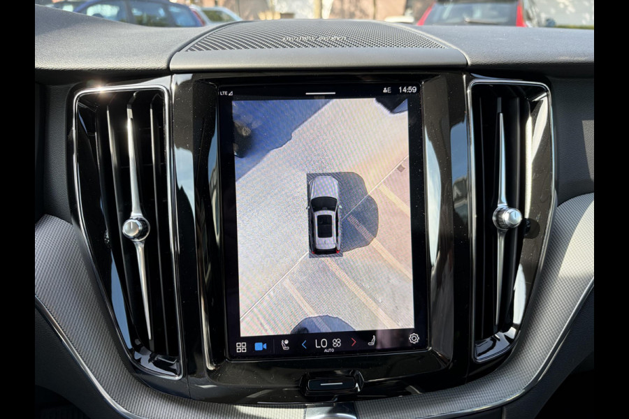 Volvo XC60 2.0 T8 Plug-in hybrid AWD Plus Dark VAN: 52.900,- VOOR: 50.877,-,- UW HERFSTVOORDEEL: 2.023,-| LUCHTVERING| PANO| HARMAN KARDON| MEMORY STOELEN| ACHTERBANK VERWARMD| HUD| 360 CAMERA| RECENT ONDERHOUD GEHAD BIJ VOLVO DEALER\ FABRIEKSGARANTIE|