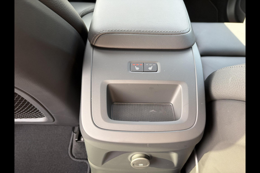 Volvo XC60 2.0 T8 Plug-in hybrid AWD Plus Dark VAN: 52.900,- VOOR: 50.877,-,- UW HERFSTVOORDEEL: 2.023,-| LUCHTVERING| PANO| HARMAN KARDON| MEMORY STOELEN| ACHTERBANK VERWARMD| HUD| 360 CAMERA| RECENT ONDERHOUD GEHAD BIJ VOLVO DEALER\ FABRIEKSGARANTIE|