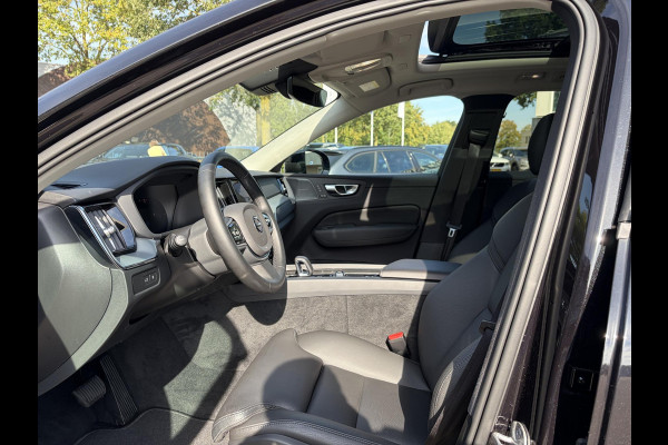 Volvo XC60 2.0 T8 Plug-in hybrid AWD Plus Dark VAN: 52.900,- VOOR: 50.877,-,- UW HERFSTVOORDEEL: 2.023,-| LUCHTVERING| PANO| HARMAN KARDON| MEMORY STOELEN| ACHTERBANK VERWARMD| HUD| 360 CAMERA| RECENT ONDERHOUD GEHAD BIJ VOLVO DEALER\ FABRIEKSGARANTIE|