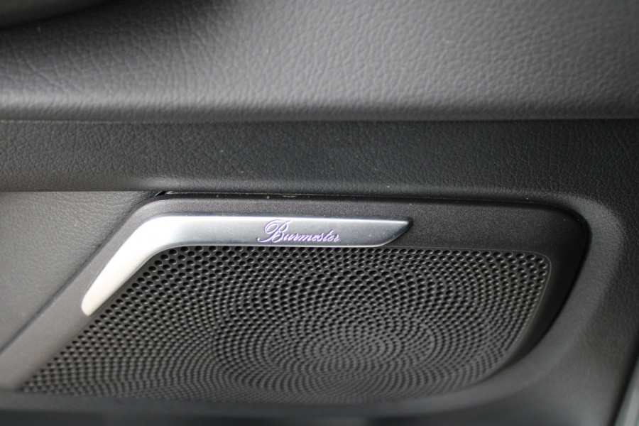 Mercedes-Benz V-Klasse 300d / AMG / Exclusive / 7-persoons / Elec Stoelen / Burmester / Nightpakket / Vol Opties / NIEUWSTAAT.