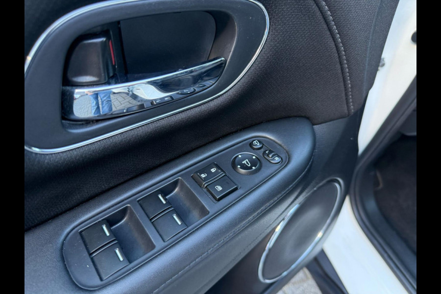 Honda HR-V 1.5 i-VTEC Executive | 1E EIGENAAR | 3/6/12MND GARANTIE | AUTOMAAT | PANO | LED | DAB | NAVI | CRUISE |