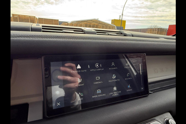 Land Rover Defender 2.0 D240 110 S | 3/6/12MND GARANTIE | GRIJSKENTEKEN| PANO | CRUISE | LED | CARPLAY | DAB | NAVI | LMV |