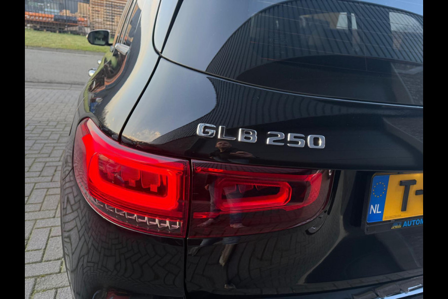 Mercedes-Benz Glb 250 4MATIC Advantage | 1E EIGENAAR | 3/6/12MND GARANTIE | 225 PK | AUTOMAAT | LED | MEMORY | CARPLAY | PANODAK | CRUISE |