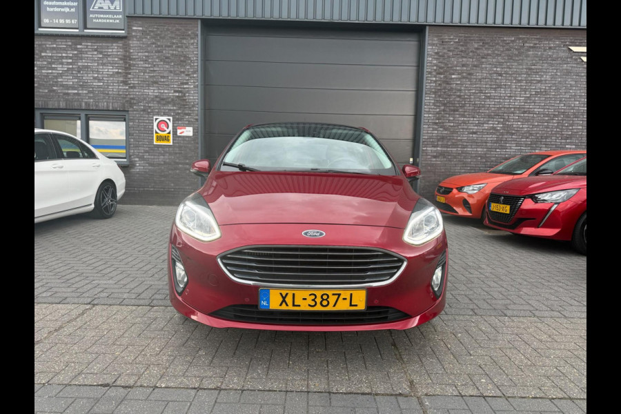 Ford Fiesta 1.0 EcoBoost Titanium | 2E EIGENAAR | 3/6 OF 12 MND GARANTIE | CAMERA | PANO DAK | TREKHAAK | CARPLAY |