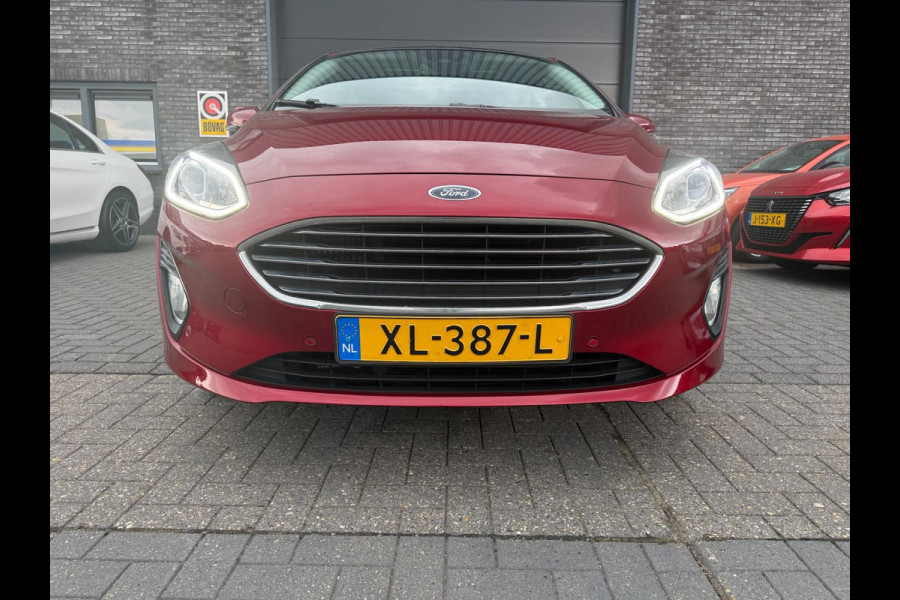 Ford Fiesta 1.0 EcoBoost Titanium | 2E EIGENAAR | 3/6 OF 12 MND GARANTIE | CAMERA | PANO DAK | TREKHAAK | CARPLAY |