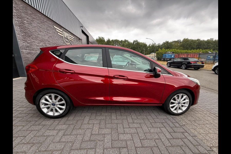 Ford Fiesta 1.0 EcoBoost Titanium | 2E EIGENAAR | 3/6 OF 12 MND GARANTIE | CAMERA | PANO DAK | TREKHAAK | CARPLAY |