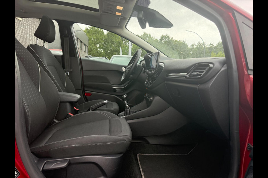 Ford Fiesta 1.0 EcoBoost Titanium | 2E EIGENAAR | 3/6 OF 12 MND GARANTIE | CAMERA | PANO DAK | TREKHAAK | CARPLAY |