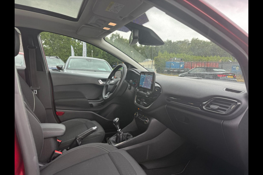Ford Fiesta 1.0 EcoBoost Titanium | 2E EIGENAAR | 3/6 OF 12 MND GARANTIE | CAMERA | PANO DAK | TREKHAAK | CARPLAY |