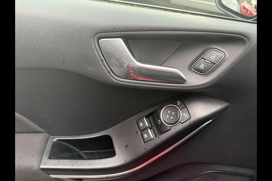 Ford Fiesta 1.0 EcoBoost Titanium | 2E EIGENAAR | 3/6 OF 12 MND GARANTIE | CAMERA | PANO DAK | TREKHAAK | CARPLAY |