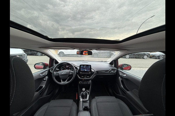 Ford Fiesta 1.0 EcoBoost Titanium | 2E EIGENAAR | 3/6 OF 12 MND GARANTIE | CAMERA | PANO DAK | TREKHAAK | CARPLAY |