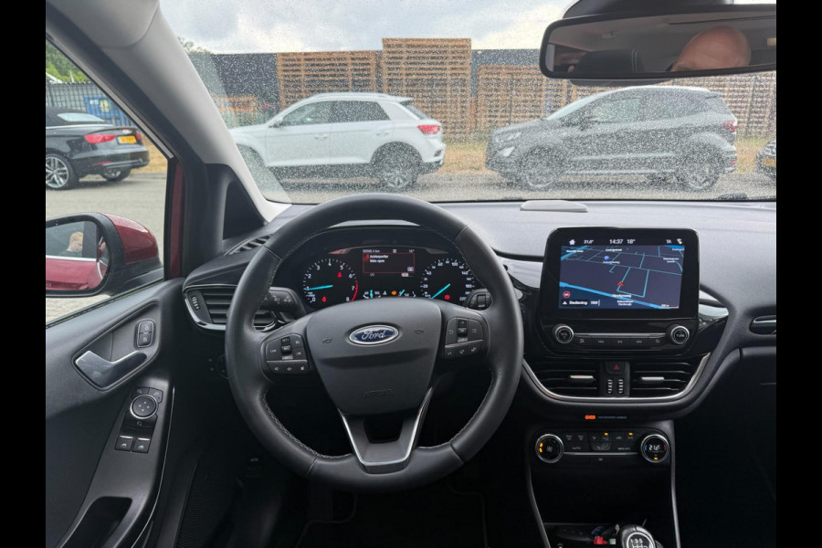 Ford Fiesta 1.0 EcoBoost Titanium | 2E EIGENAAR | 3/6 OF 12 MND GARANTIE | CAMERA | PANO DAK | TREKHAAK | CARPLAY |