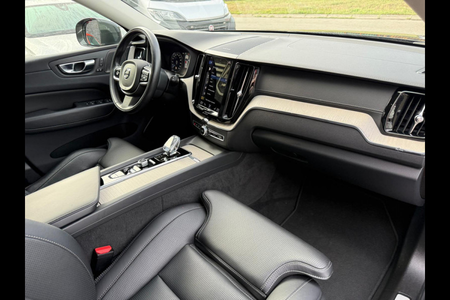 Volvo XC60 2.0 T8 Plug-in hybrid AWD Inscription Exclusive | 1E EIGENAAR | 3/6/12 MND GARANTIE | PANO | LED | ACC | DAB | CARPLAY | TREKHAAK | STOELKOELING |