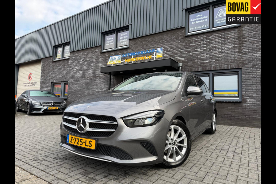 Mercedes-Benz B-Klasse 180 Business Solution AMG | 1E EIGENAAR | 3/6/12MND GARANTIE | LEDER | LED | AUTOMAAT | DAB | CARPLAY | CRUISE | CLIMA | STOELVERWM. |